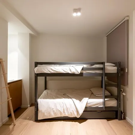 Modern & Spacious Near In *
