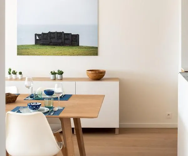 Modern & Spacious Near In