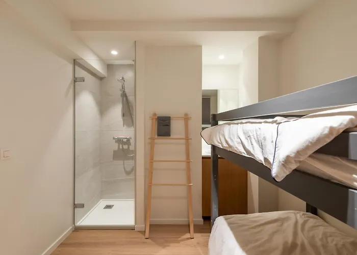 Modern & Spacious Near In *